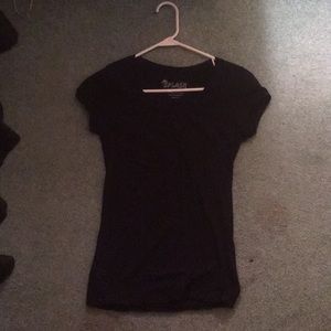 Stretchy basic black shirt